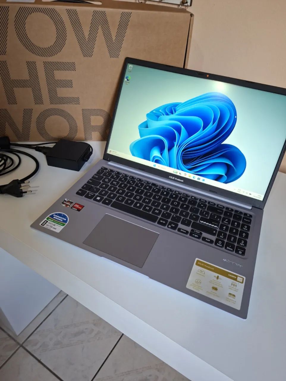 Notebook ASUS Vivobook M1502IA-EJ251W Ryzen 5 20GB 512GB SSD