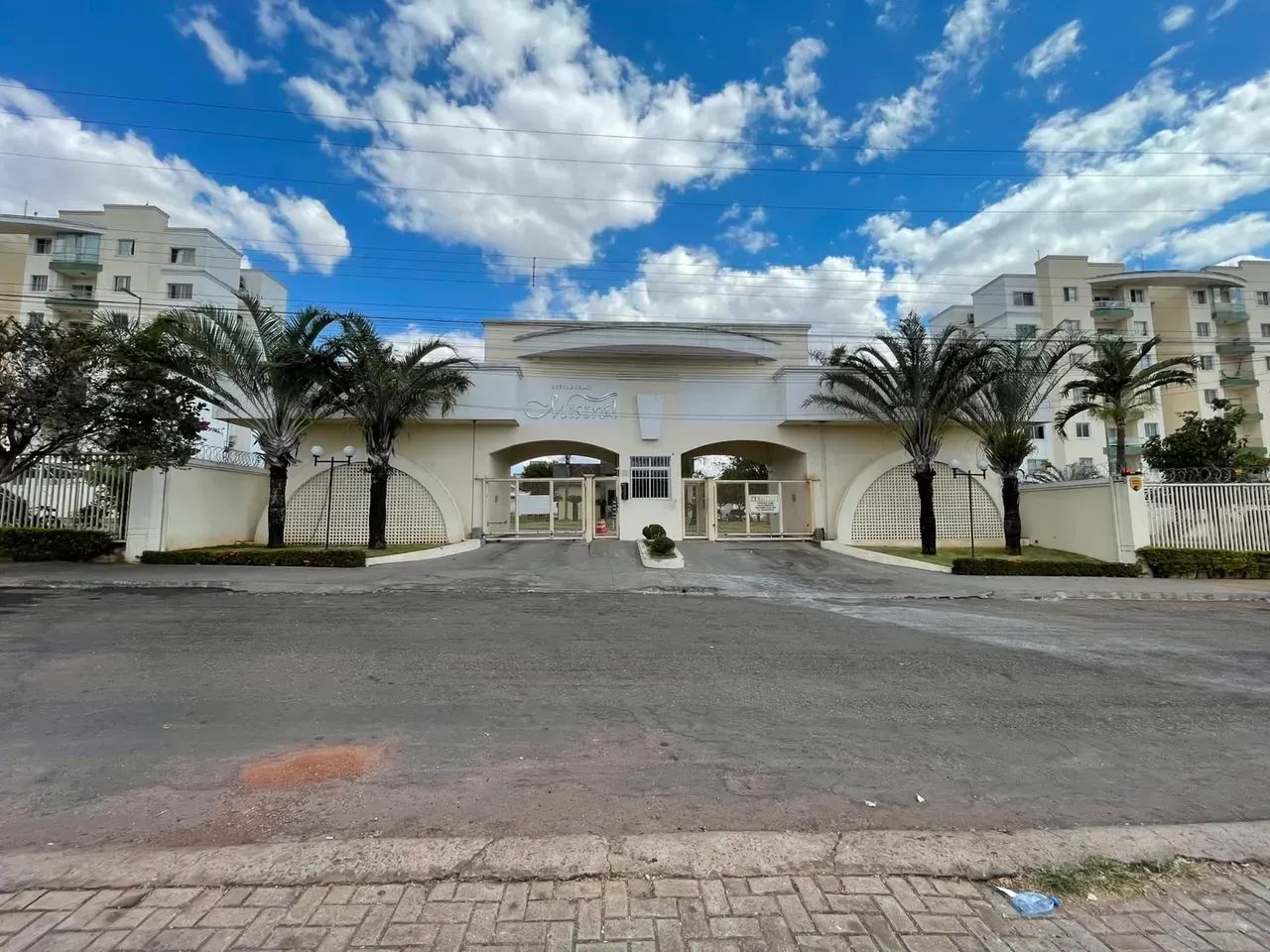 APARTAMENTO COM 03 QUARTOS, 01 SUÍTE NO SETOR MOINHO DOS VENTOS