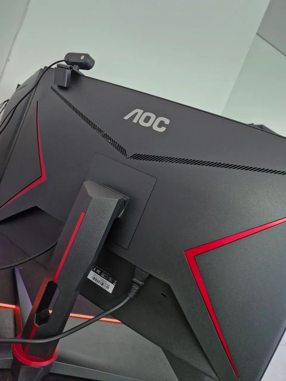 Monitor Gamer AOC 27"Curvo 240Hz - Usado - Foto 2