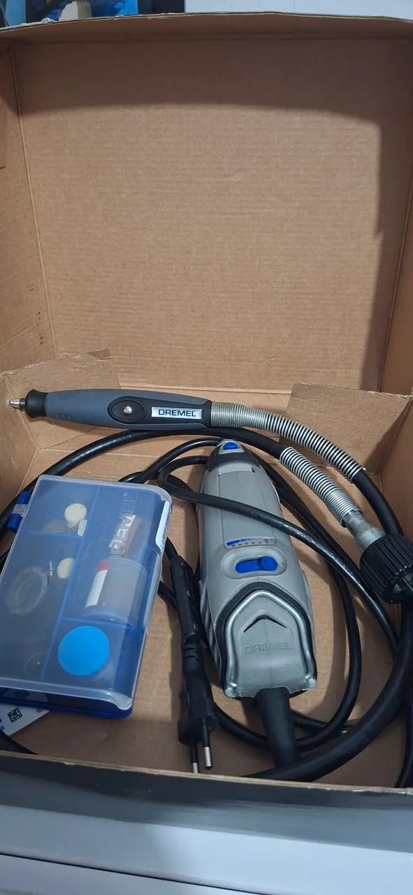 Micro Retífica Dremel 3000 - Com Extensor - 82 acessórios. - Foto 2