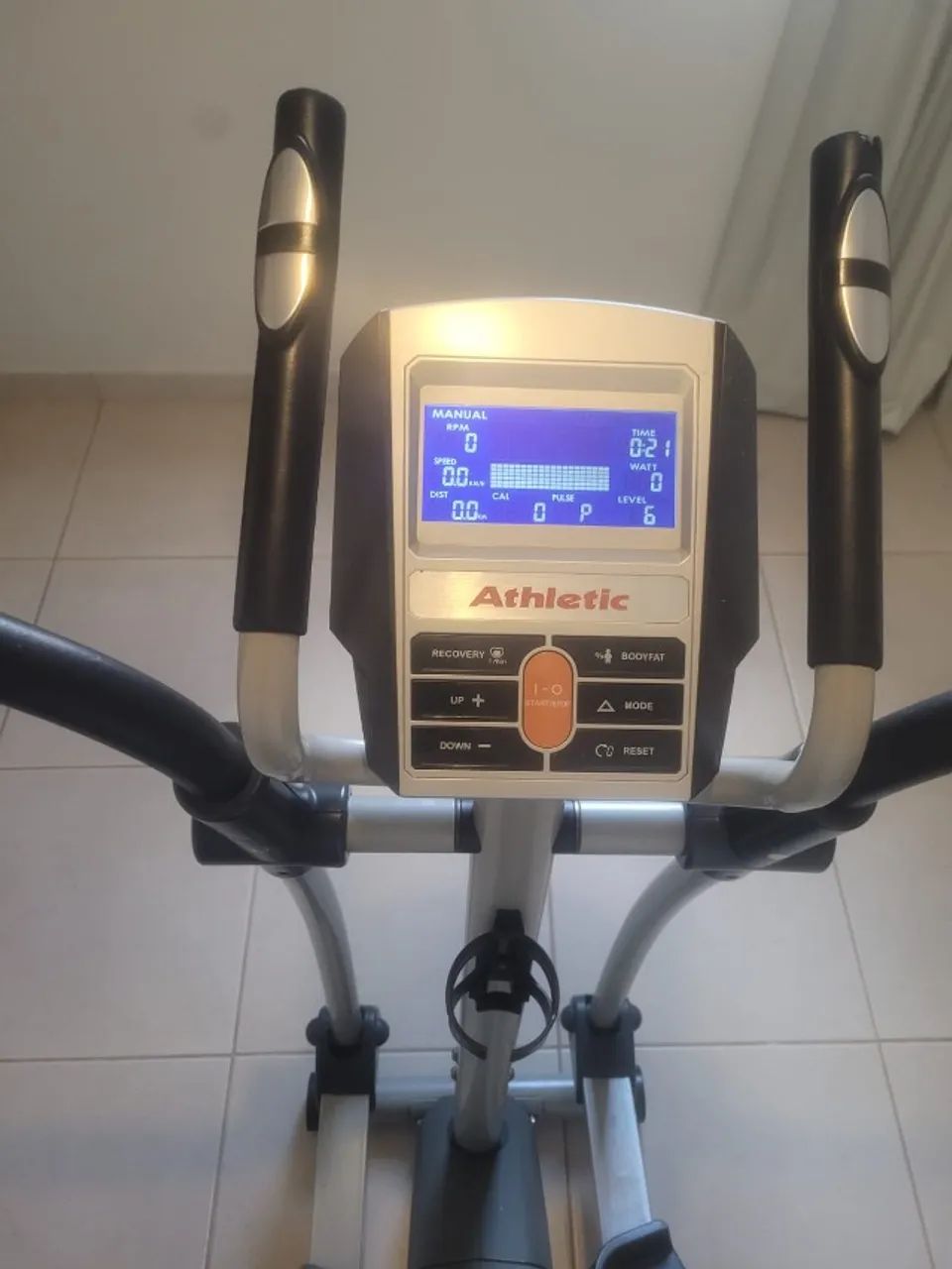 Aparelho de ginástica Elíptico Athletic Advanced 460EP - Foto 2