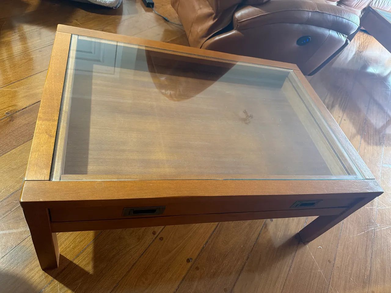 Mesa de Centro Expositora com Vidro Tok Stok Armazém  - Foto 4