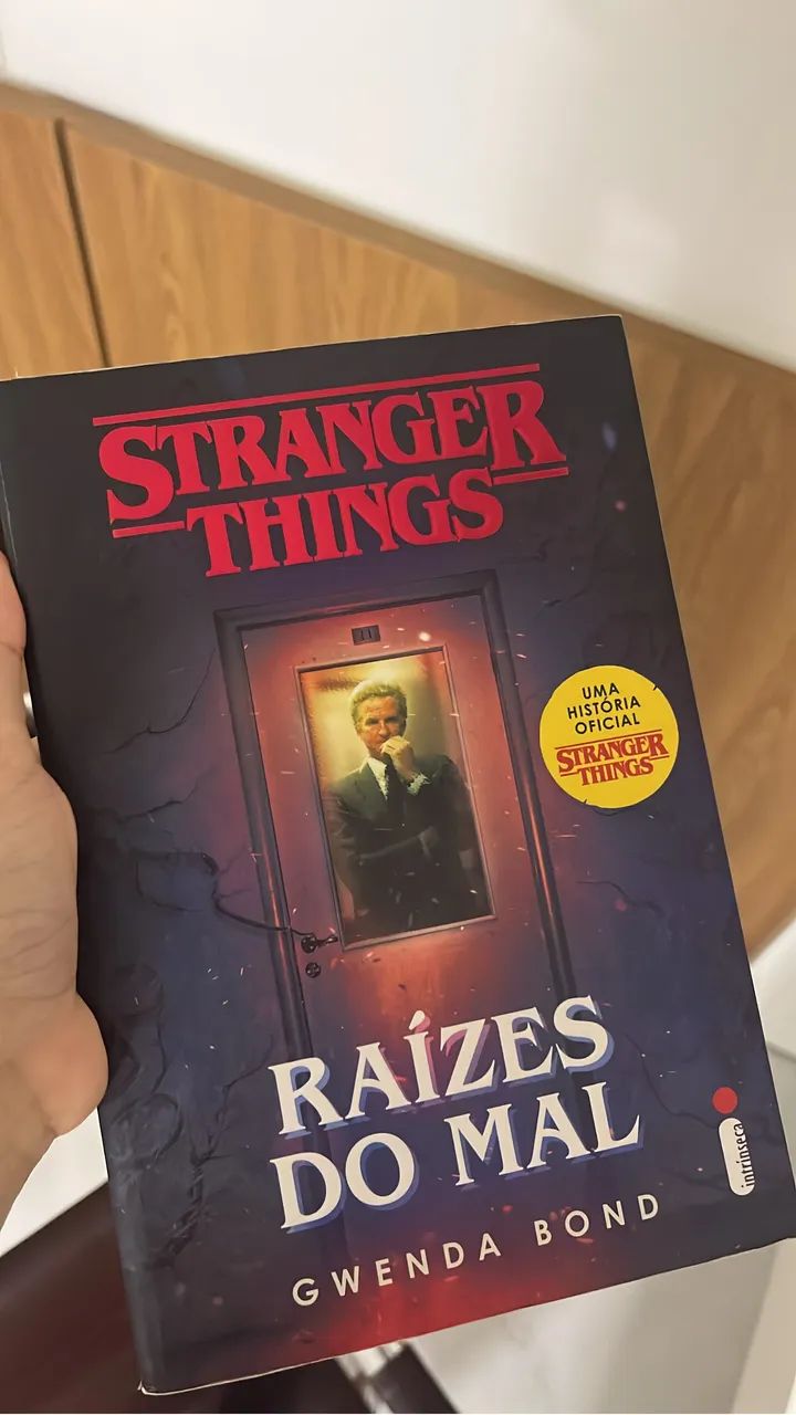 Livro raízes do mal - stranger things