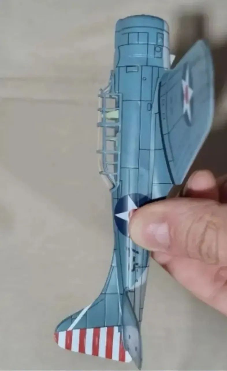 Avião Segunda Guerra Douglas Sbd-3 Dauntless 1:72 - Foto 5