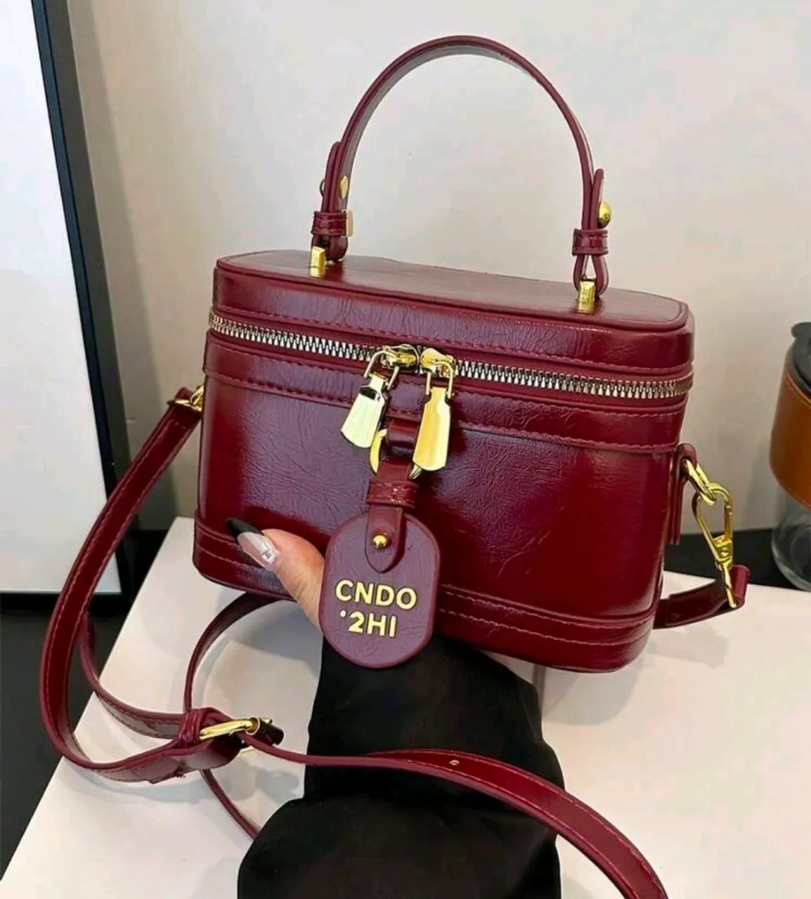 Bolsa tiracolo vinho