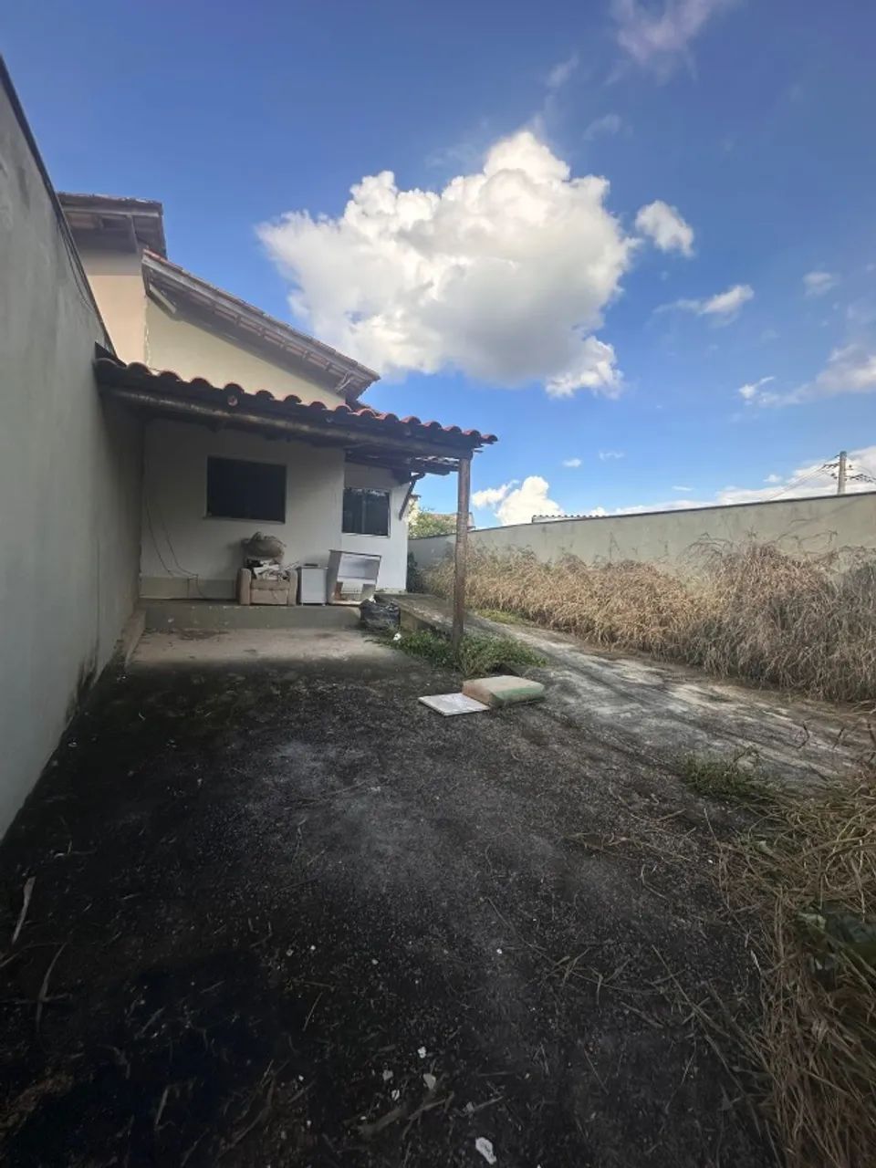 Vendo Excelente casa de dois quartos toda individual 