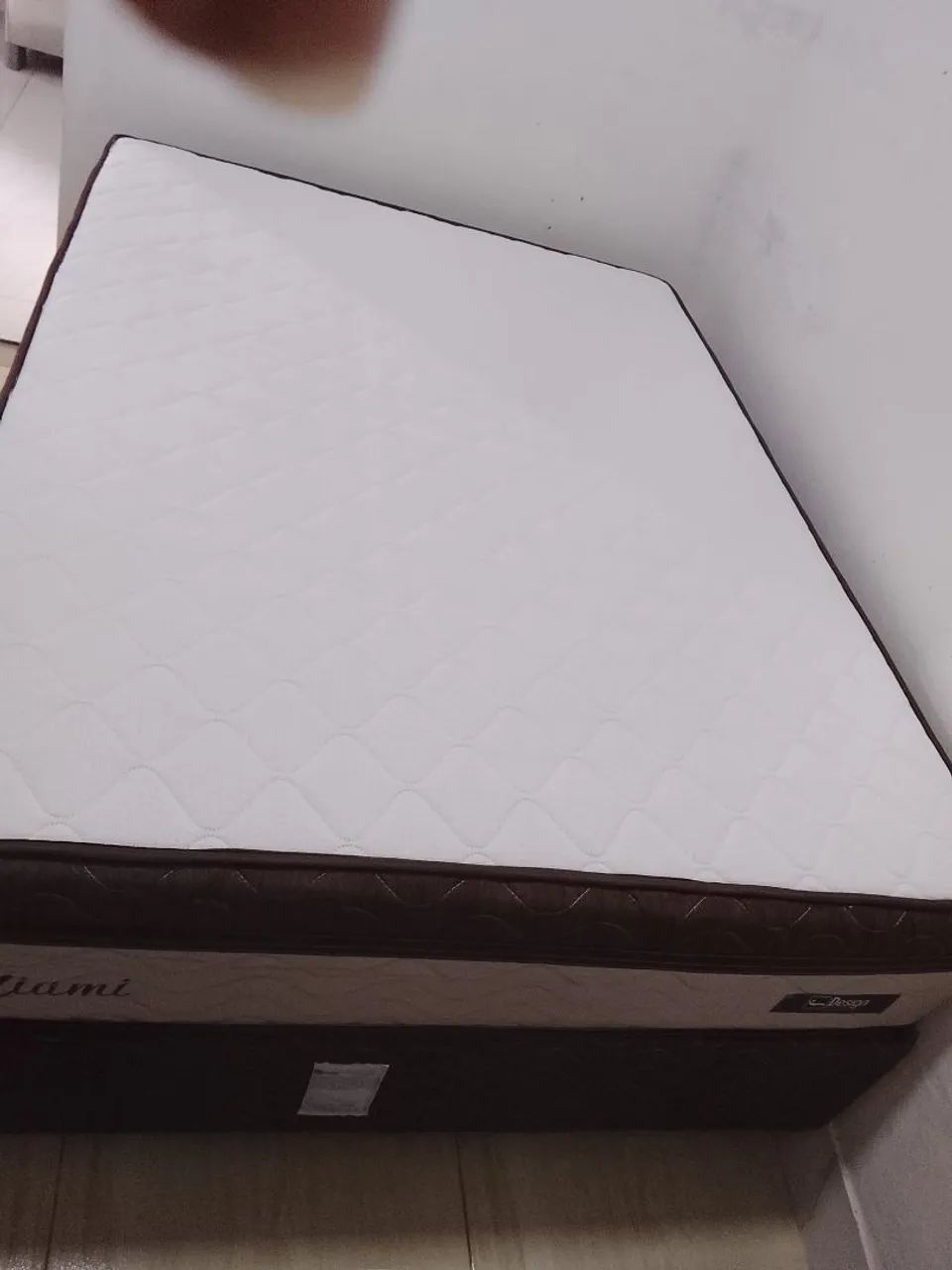 vende se uma cama box casal seme nova - Foto 3