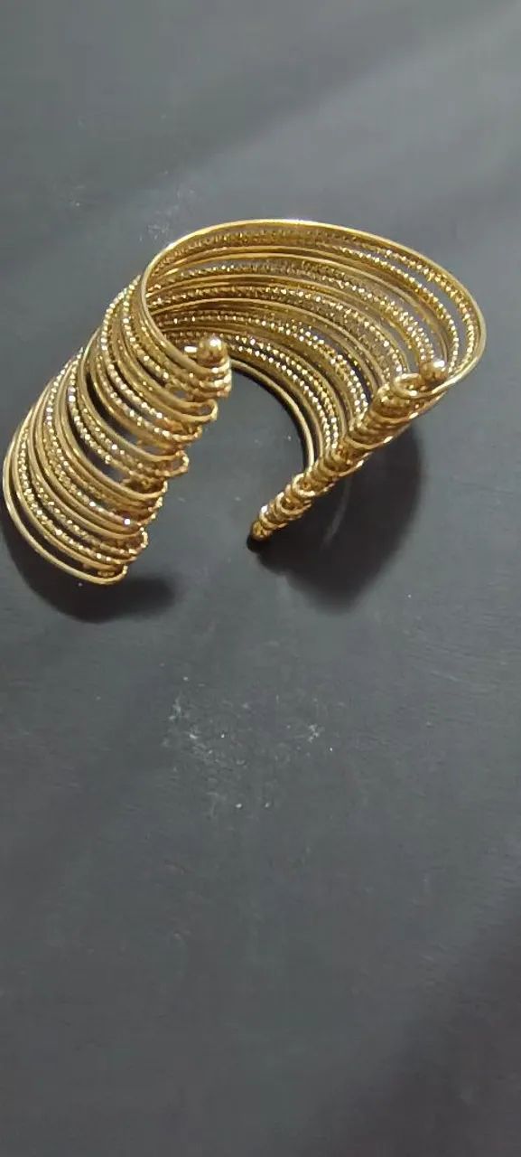 Bracelete dourado lindíssimo (bijuteria)