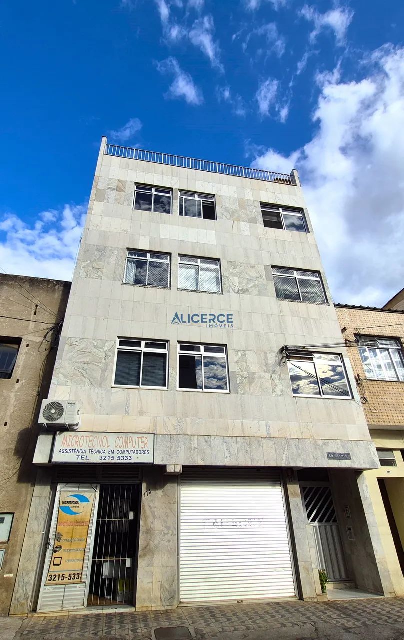 Cobertura à venda com 02 quartos no Centro.