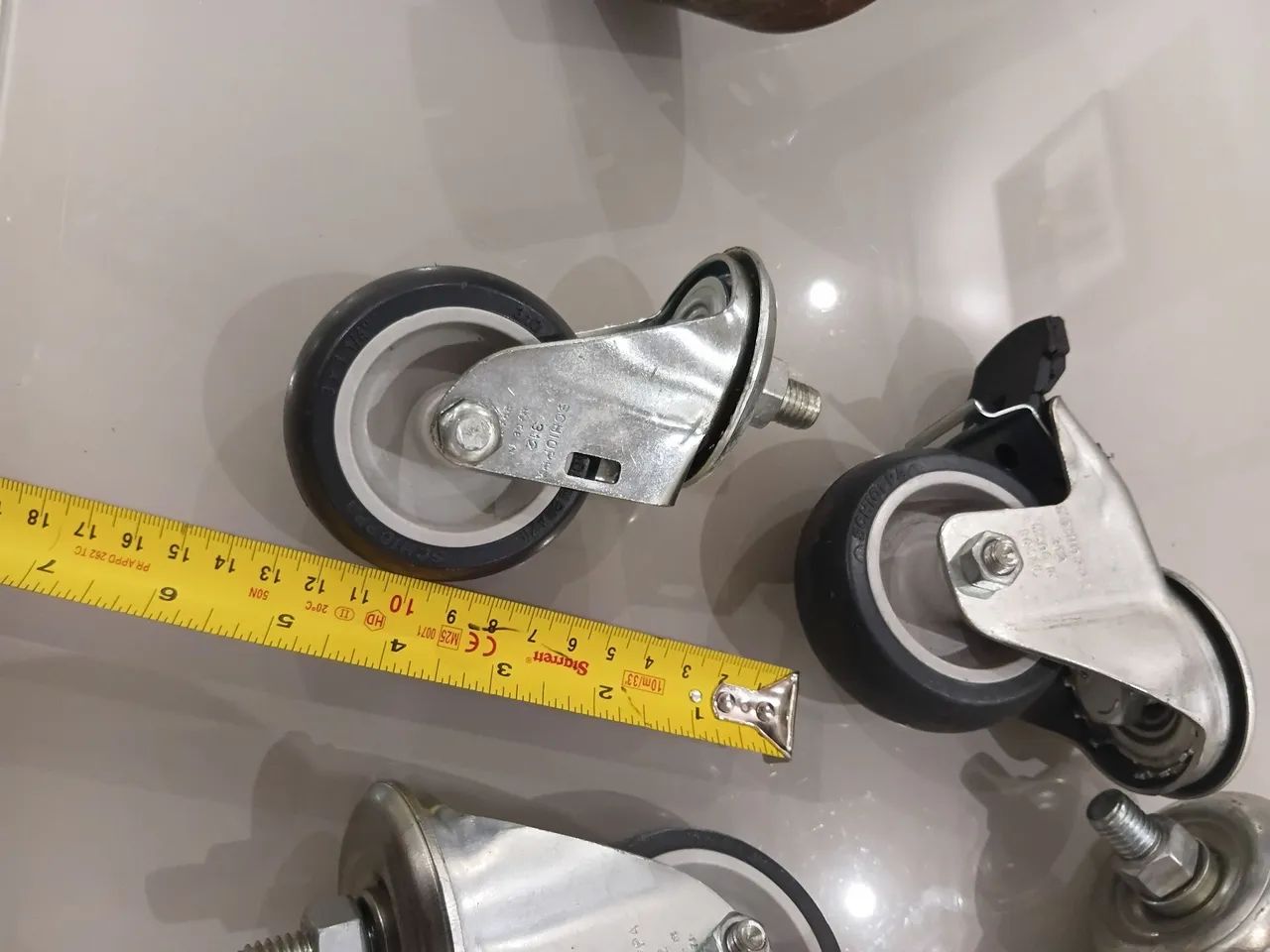 Rodízios schioppa 312 com freio 5 polegadas - Foto 2