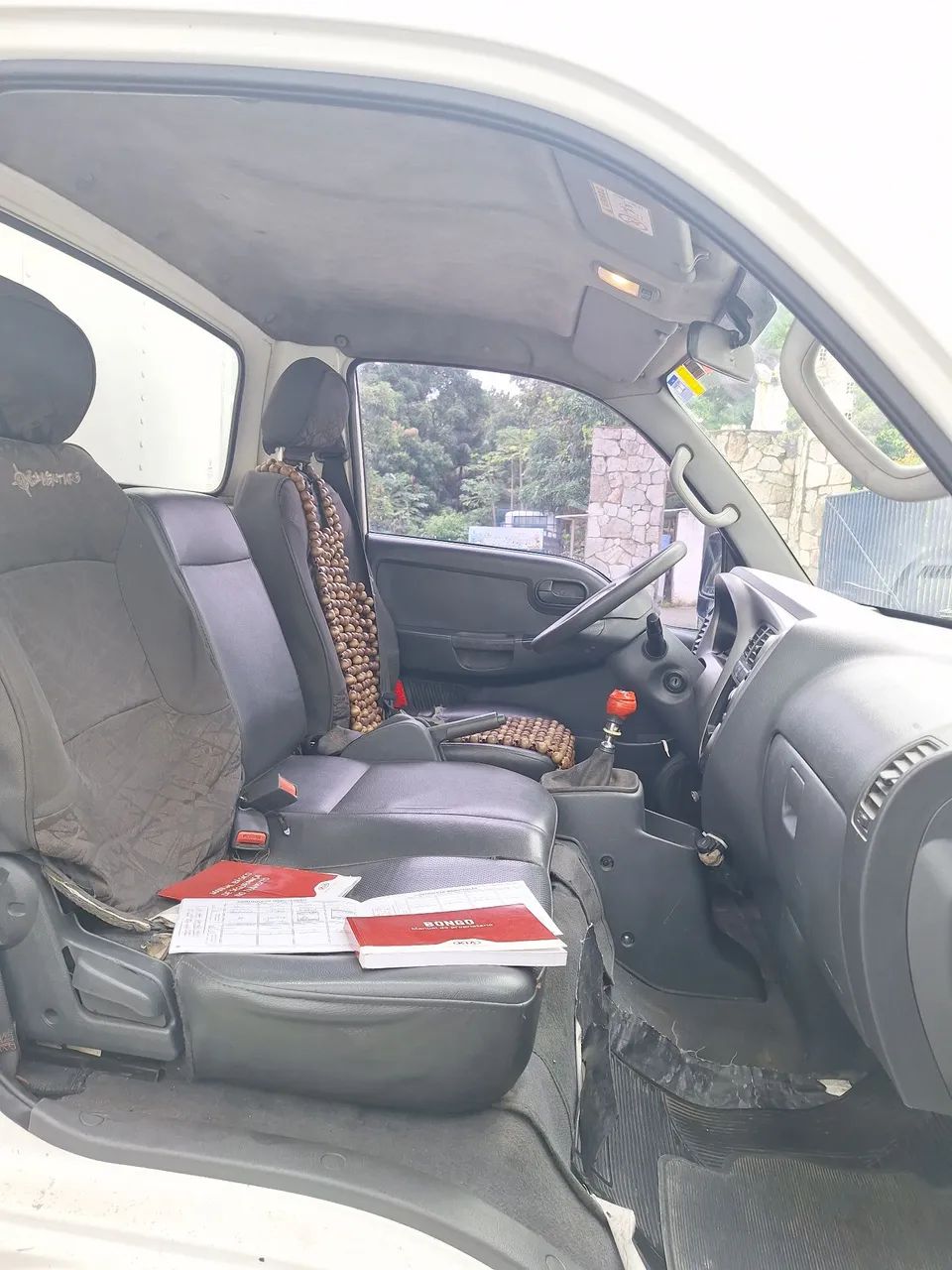 KIA Bongo UK 2500 Baú Randon carga seca 2. dono toda revisada e com pneus novos  - Foto 10