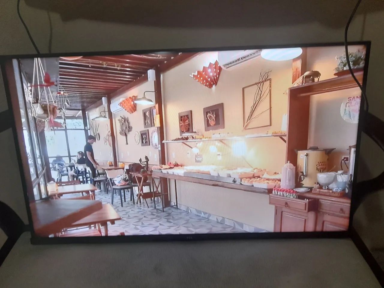 TV. SMART MARCA TCL 40PL. EM.PERFEITO ESTADO COM CONTROLE REMOTO  - Foto 3