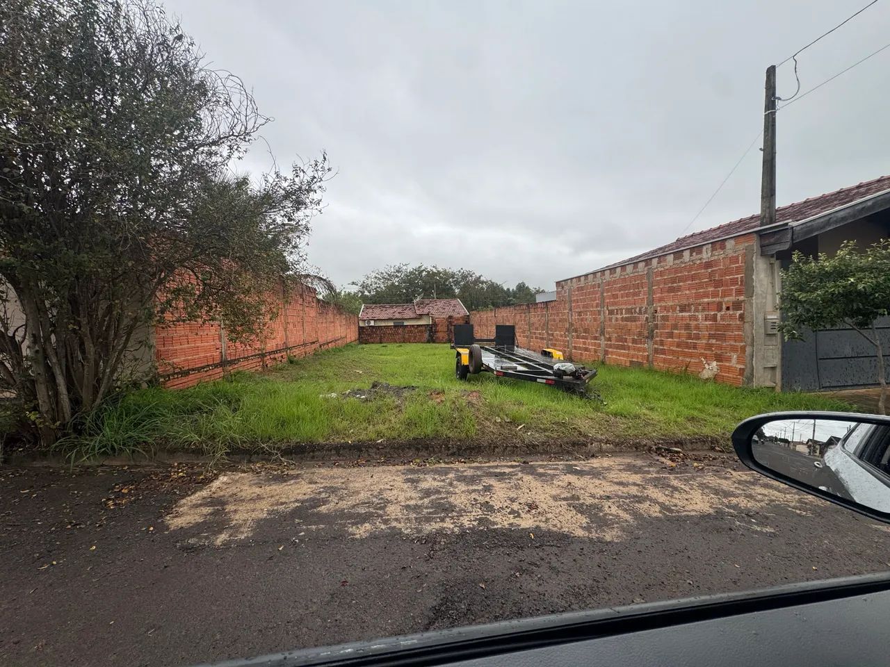 Terreno 10 X 26 todo murado em volta 