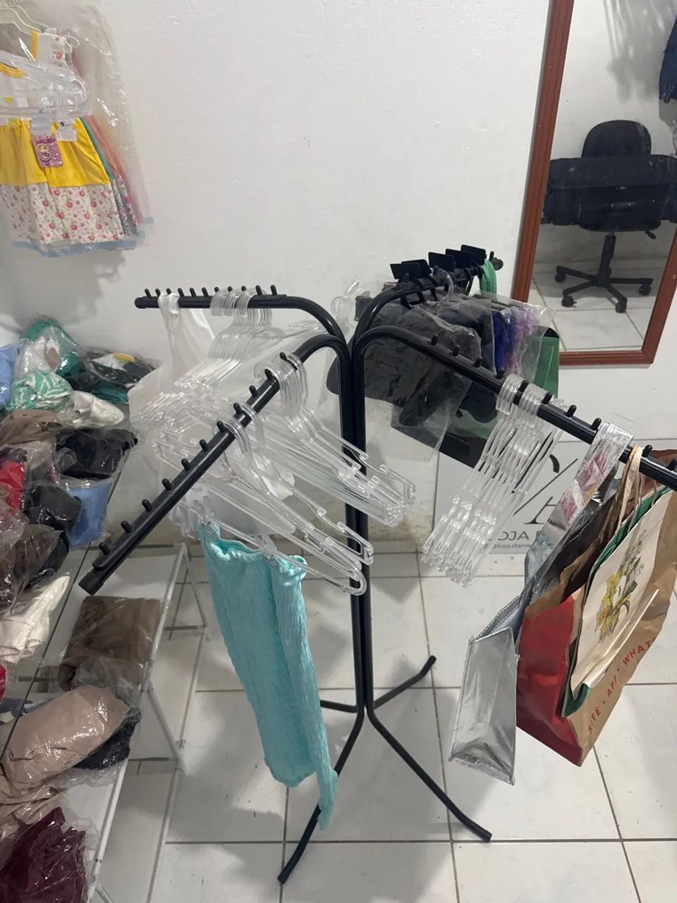 Arara de roupas  - Foto 2