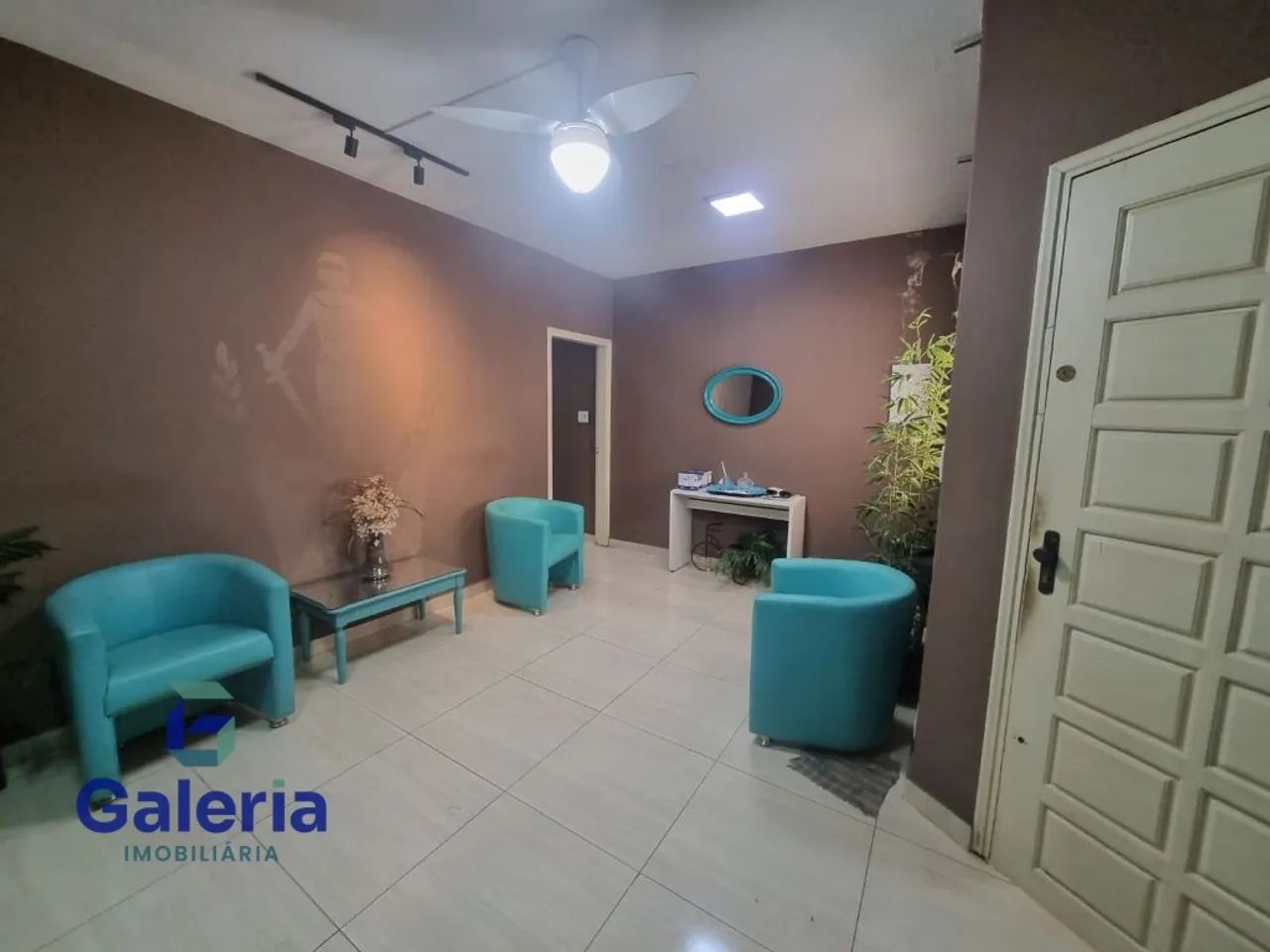Casa Comercial com 5 salas à venda, 138m³ - Centro