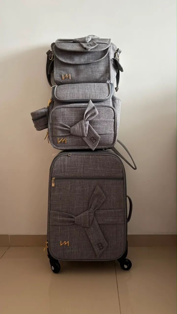 3 bolsas maternidade vivian Mirian em perfeito estado 