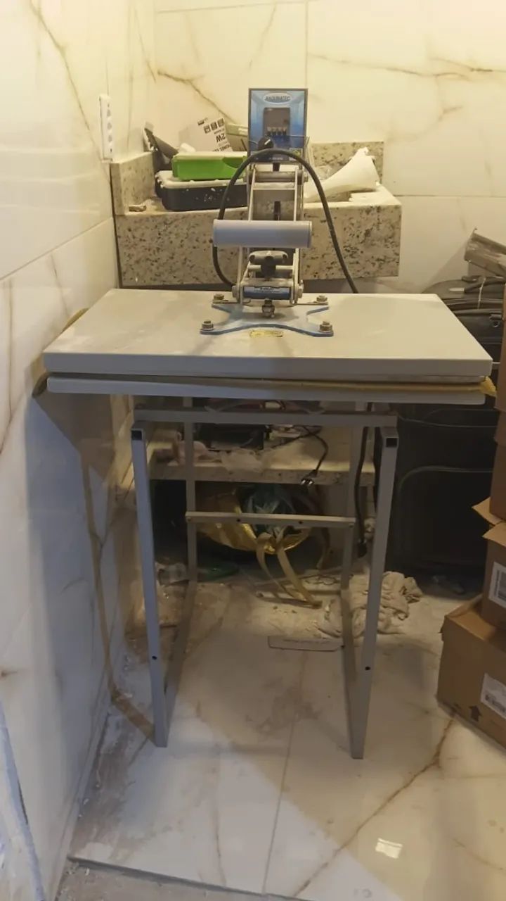 Máquina de estampar e de Caneca