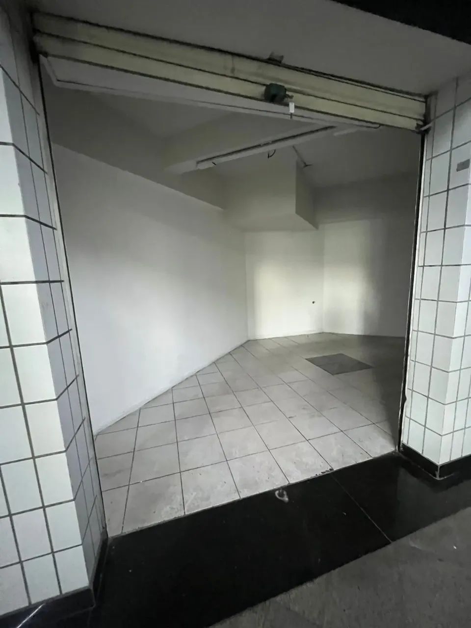 Lojas para venda com 64 metros quadrados totais em Barro Preto - Belo Horizonte - MG - Foto 3