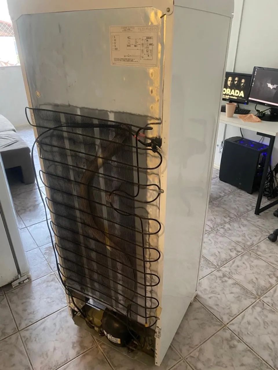 FREEZER VERTICAL ELECTROLUX FE22 - 6 GAVETAS - Foto 3