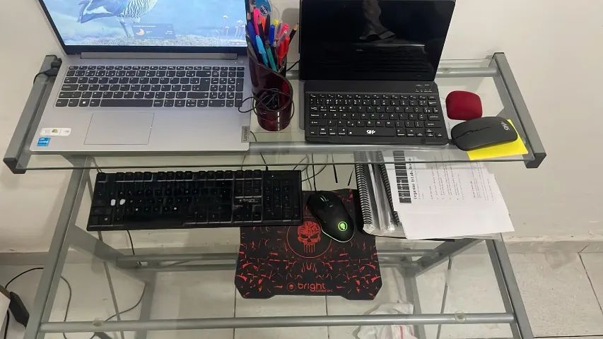 MESA DE COMPUTADOR COM DUPLO VIDRO - Foto 3