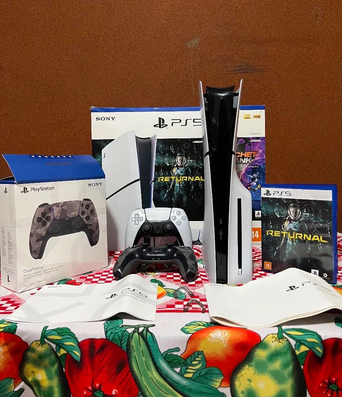Ps5 slim com disco 1Tb 2 controles com caixa