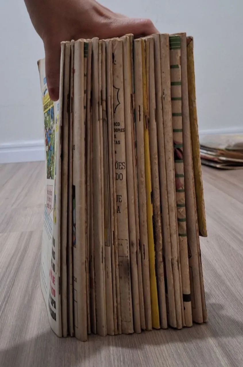 Lote de 36 quadrinhos de super-heróis - EBAL e RGE - Foto 3