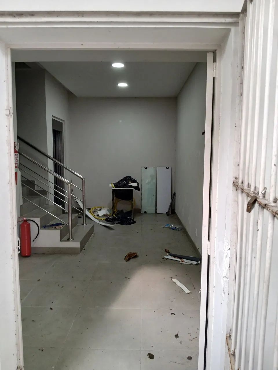 Aluga- se Sala Comercia Djama Batista 200m2 Creci-Am 6789  * - Foto 5