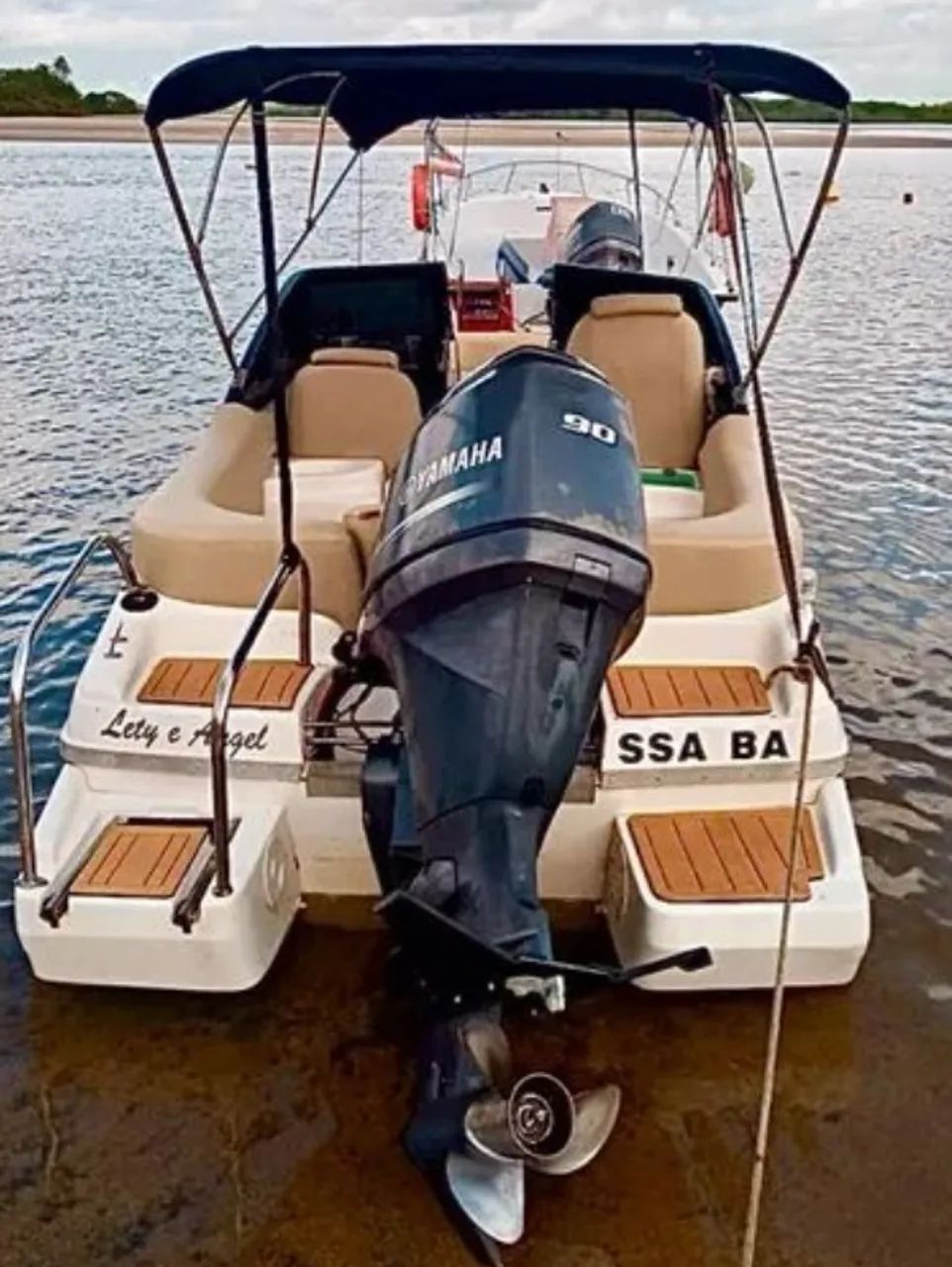 Lancha modelo Fliper 18 Pés motor YAMAHA 90 hp 4 tempos GPS Garmin