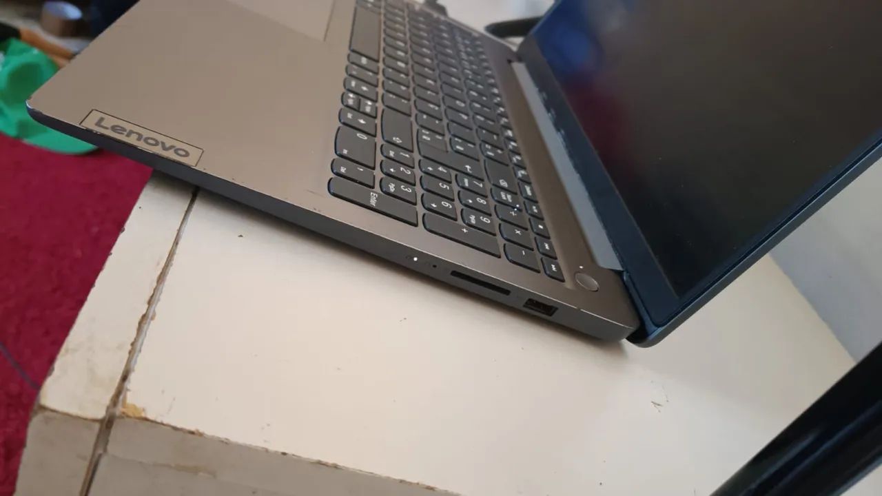 Notebook Lenovo com defeito, ler descrição  - Foto 2