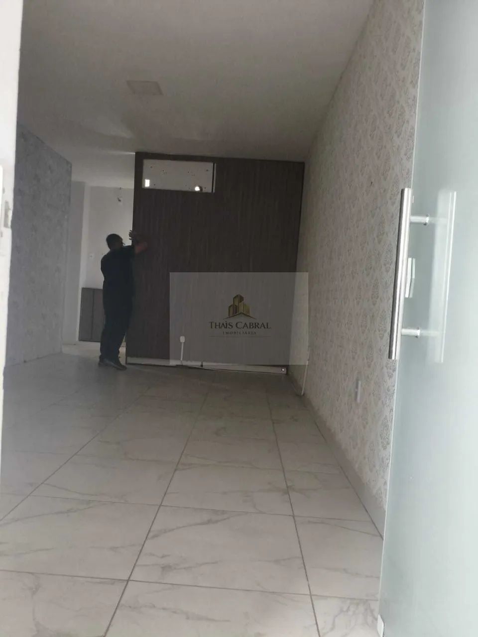 Ponto Comercial andar superior - Av. Bernardo Sayão - Foto 2
