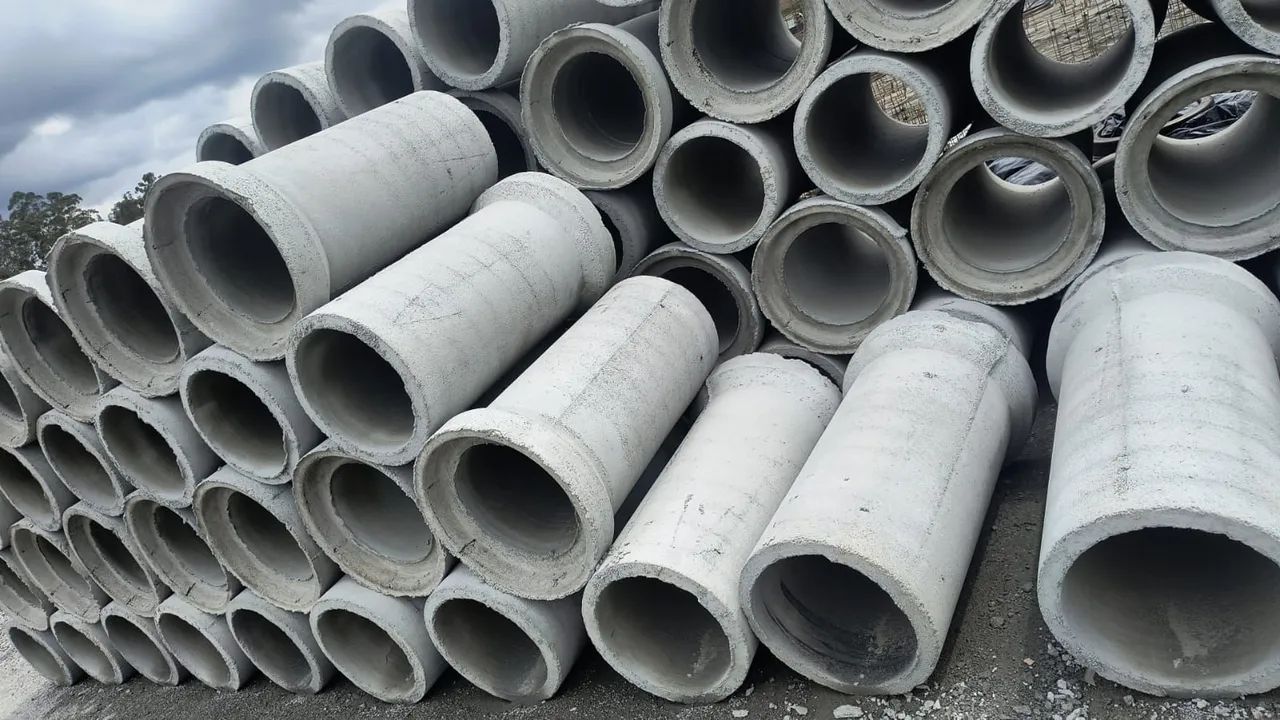 VENDO ANÉL DE POÇO,  MANILHAS E CANETAS. 