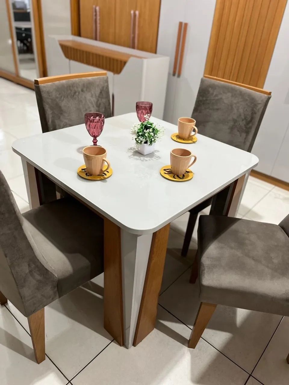 mesa 4 cadeiras completa 