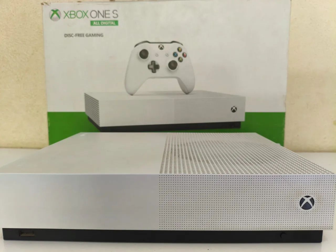 Xbox One S All Digital 1TB em ótimo estado - Foto 2