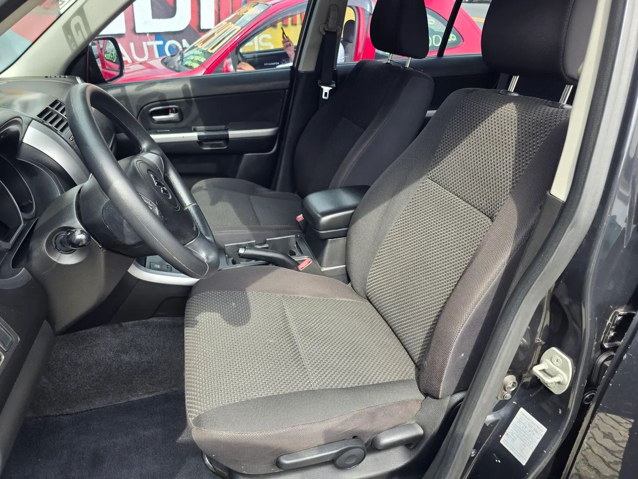 Suzuki Grand Vitara 2.0 16V 4x2/4x4 5p Aut., foto 9 de 14