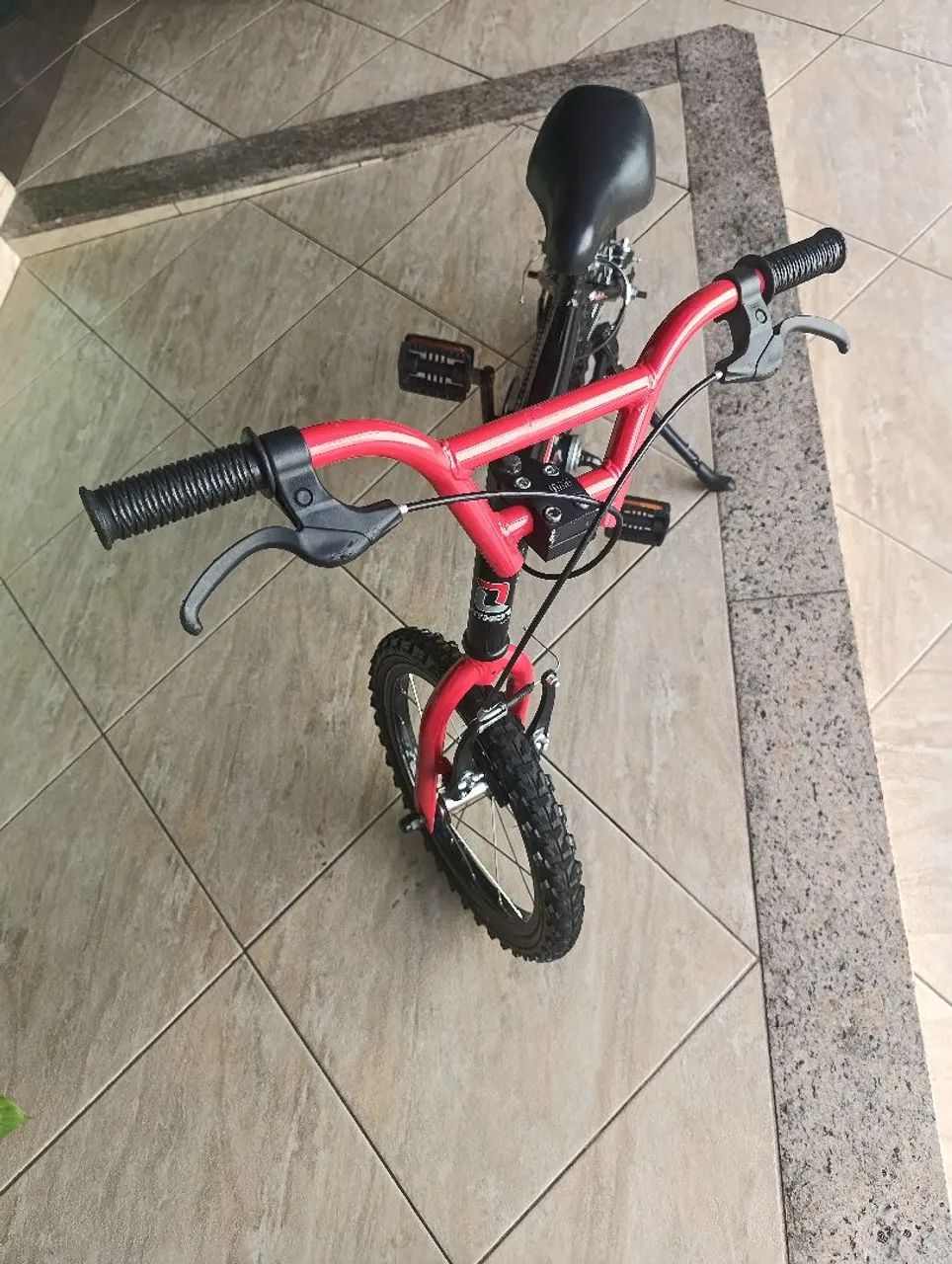 Vendo bicicleta  Infantil aro 16 ATX  - Foto 2