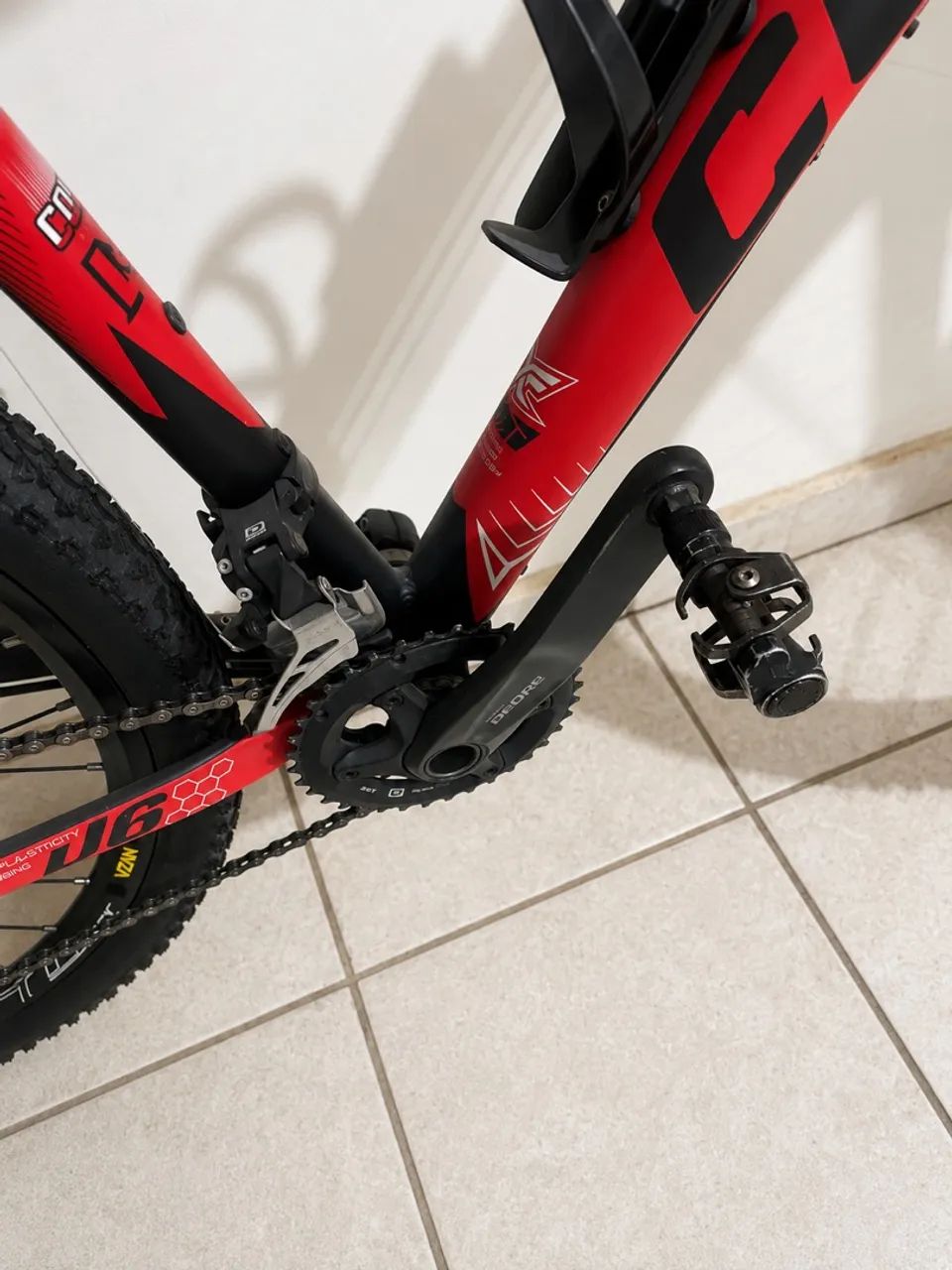 Bicicleta Colli aro 29 Shimano Deore e freios a disco - Foto 2