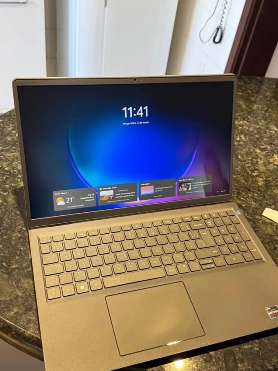 Dell Vostro 15 3515 - 8gb de Ram - AMD Ryzen 7 3700U AMD Radeon