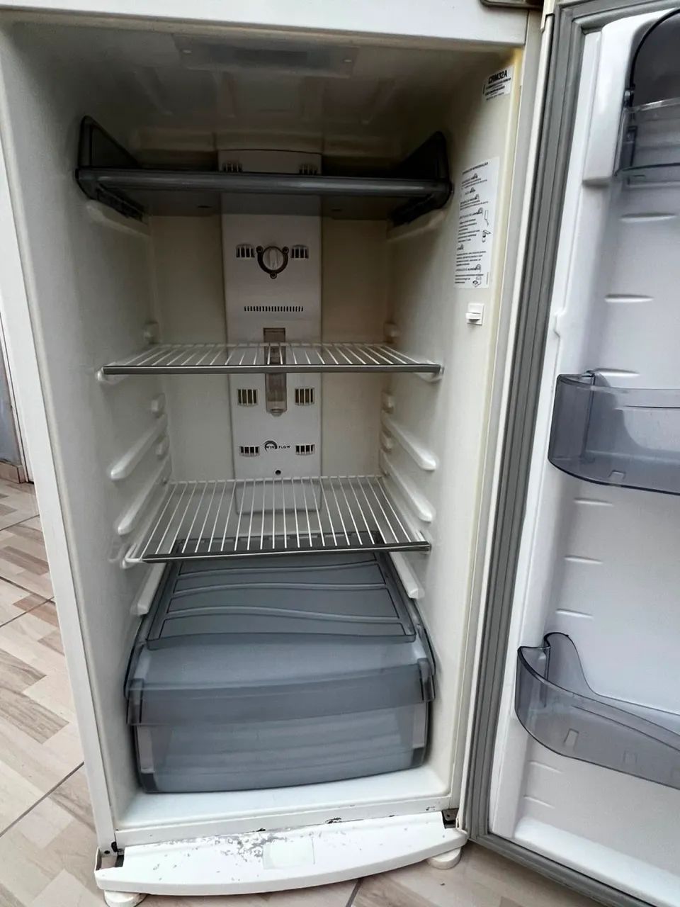 Vendo geladeira cônsul  - Foto 3