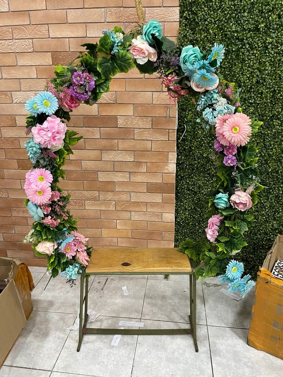 Balanço circular com flores