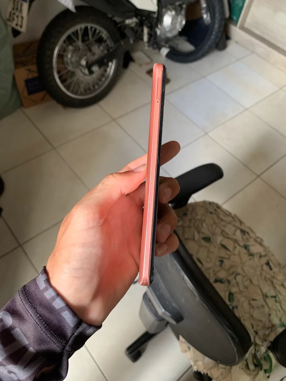 Celular pra ajeitar ou retirada de peças - Foto 5