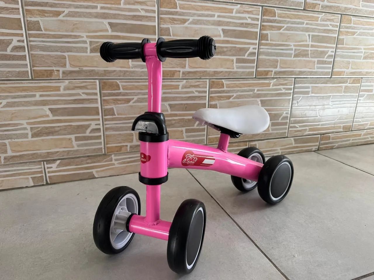 Bicicleta de equilíbrio menina. - Foto 2