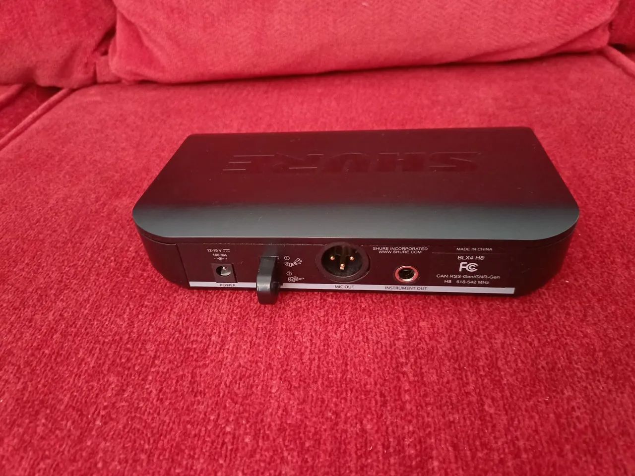 Transmissor sem fio shure BLX4 com microfone  - Foto 4
