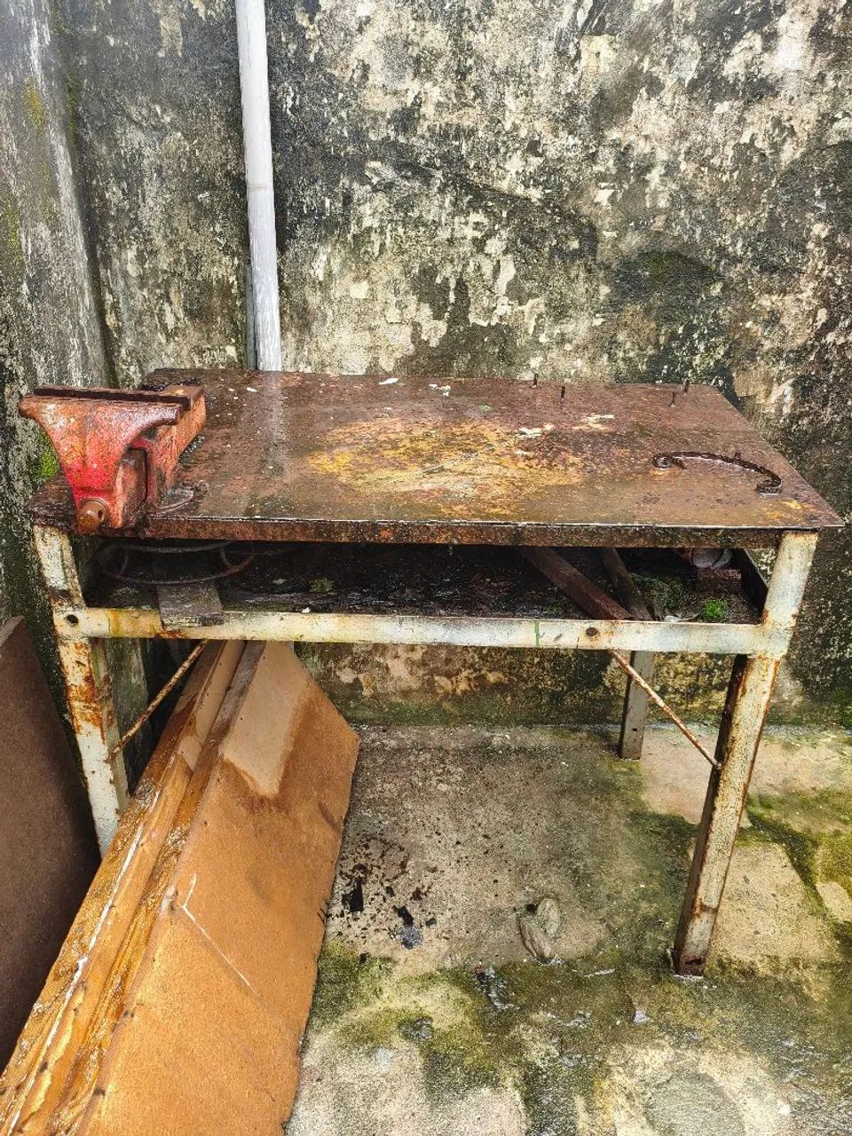 Mesa Ferro com torno. 1,15 cm Comp. e 66 cm  largura