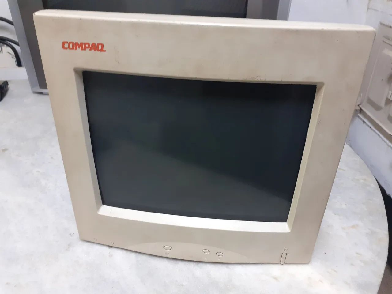 Monitor Crt Compac Modelo N?611 Computador Antigo 286 386 486 LIGA NÃO DA IMAGEM NO ESTADO