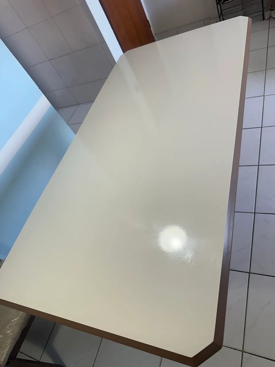 Mesa de jantar 1,50m x 75cm com 4 cadeiras - Foto 2