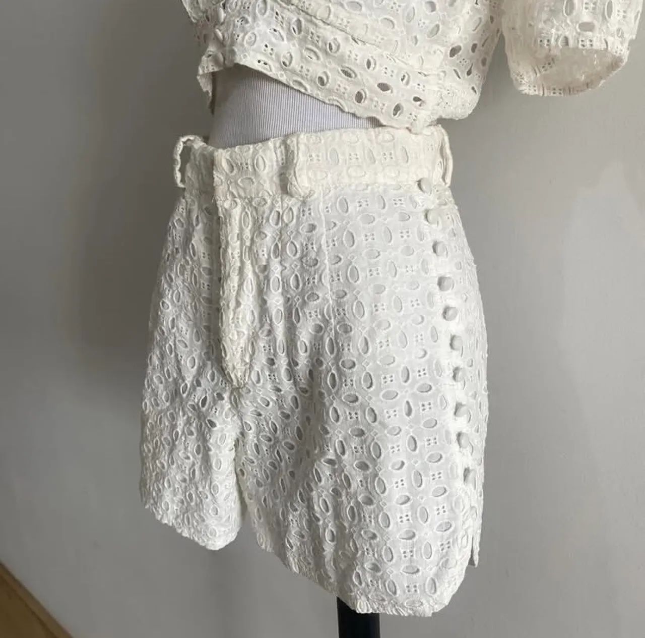 Conjunto crppped e short branco - Foto 4