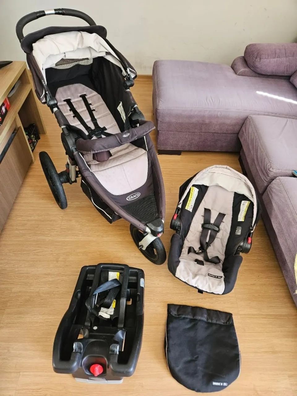 Carrinho de passeio + Bebê conforto