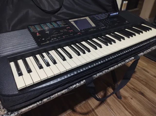 TECLADO YAMAHA PSR-330 FUNCIONANDO PERFEITAMENTE  - Foto 2