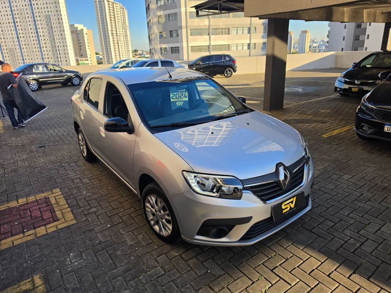 Renault Logan Zen Flex 1.0 12V 4p Mec., foto 6 de 19