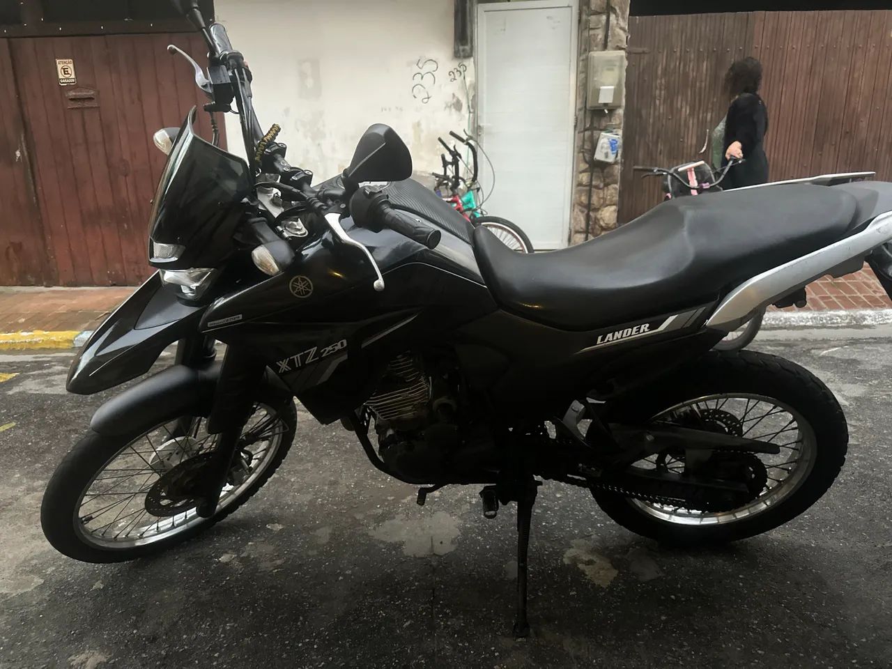 Vendo lander muito nova e com pouca quilometragem  - Foto 2